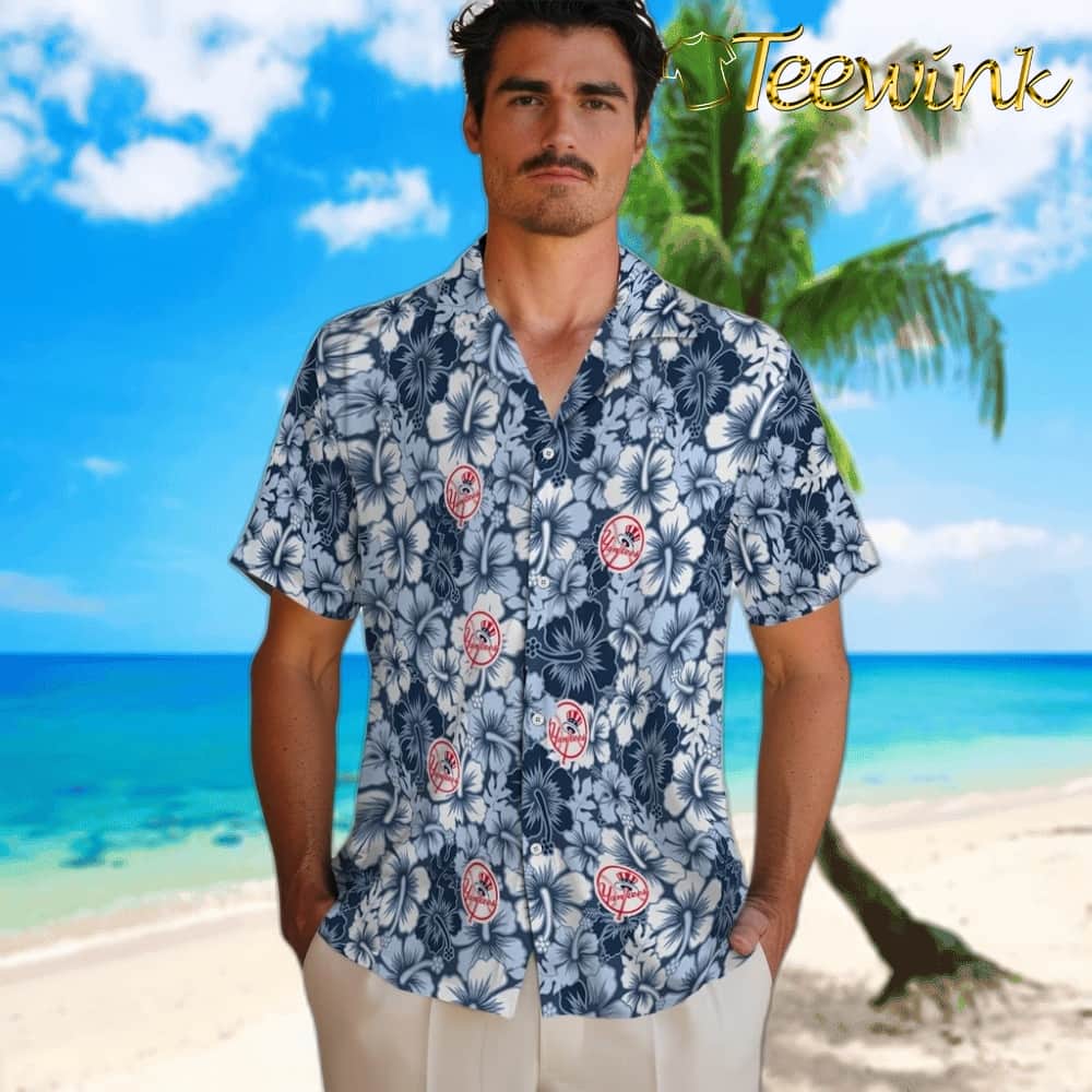 New York Yankees Hawaiian Shirt – Hibiscus Blooms image 2 New York Yankees Hawaiian Shirt – Hibiscus Blooms image 2
