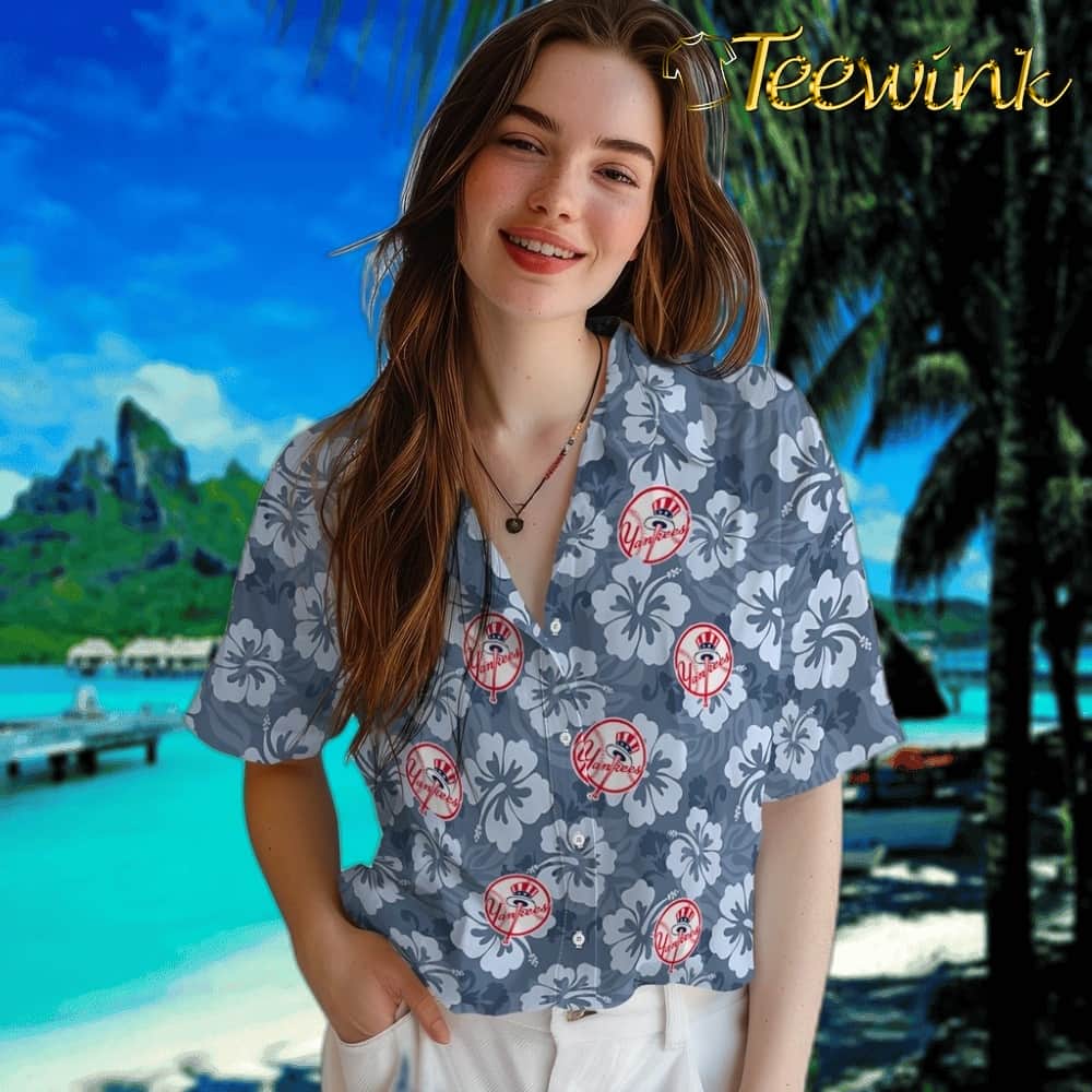 New York Yankees Hawaiian Shirt – Hibiscus Cluster image 4 New York Yankees Hawaiian Shirt – Hibiscus Cluster image 4