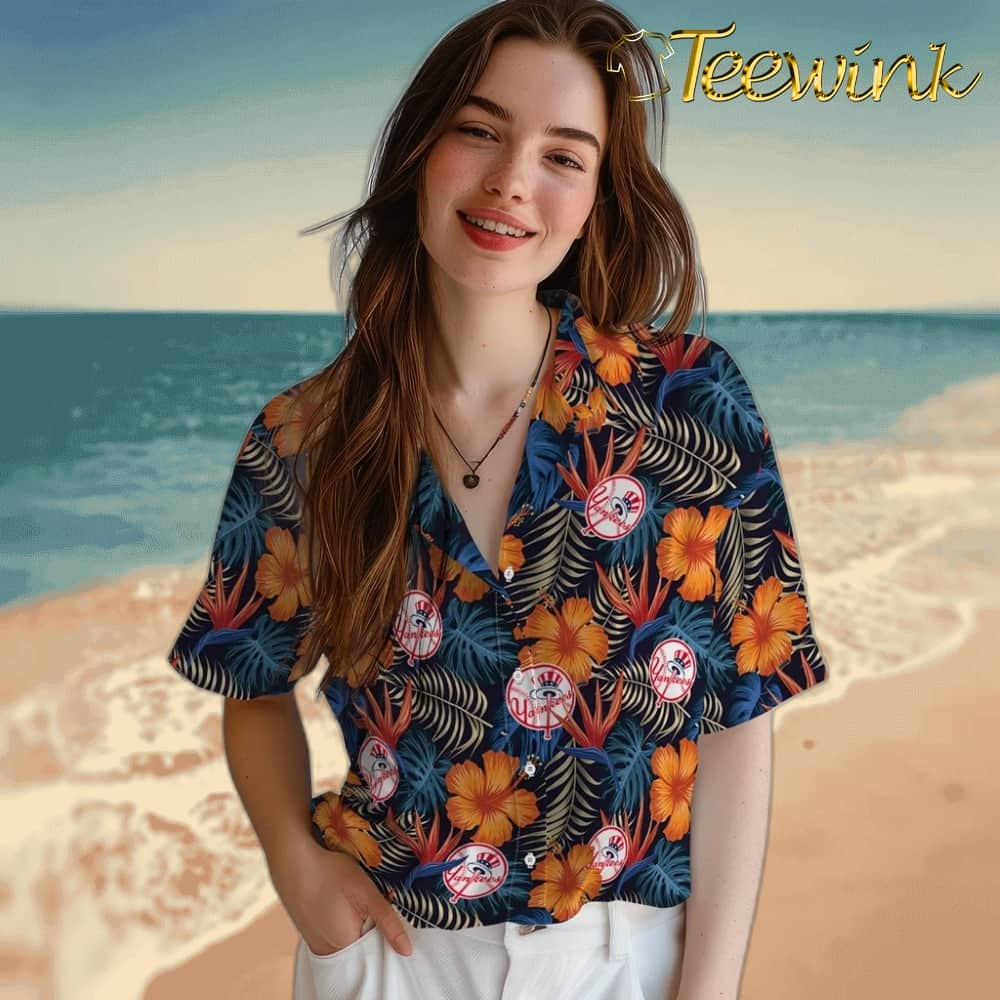 New York Yankees Hawaiian Shirt – Hibiscus Foliage image 4 New York Yankees Hawaiian Shirt – Hibiscus Foliage image 4