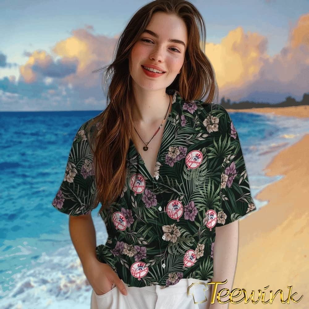 New York Yankees Hawaiian Shirt – Hibiscus Leaves Pattern image 4 New York Yankees Hawaiian Shirt – Hibiscus Leaves Pattern image 4