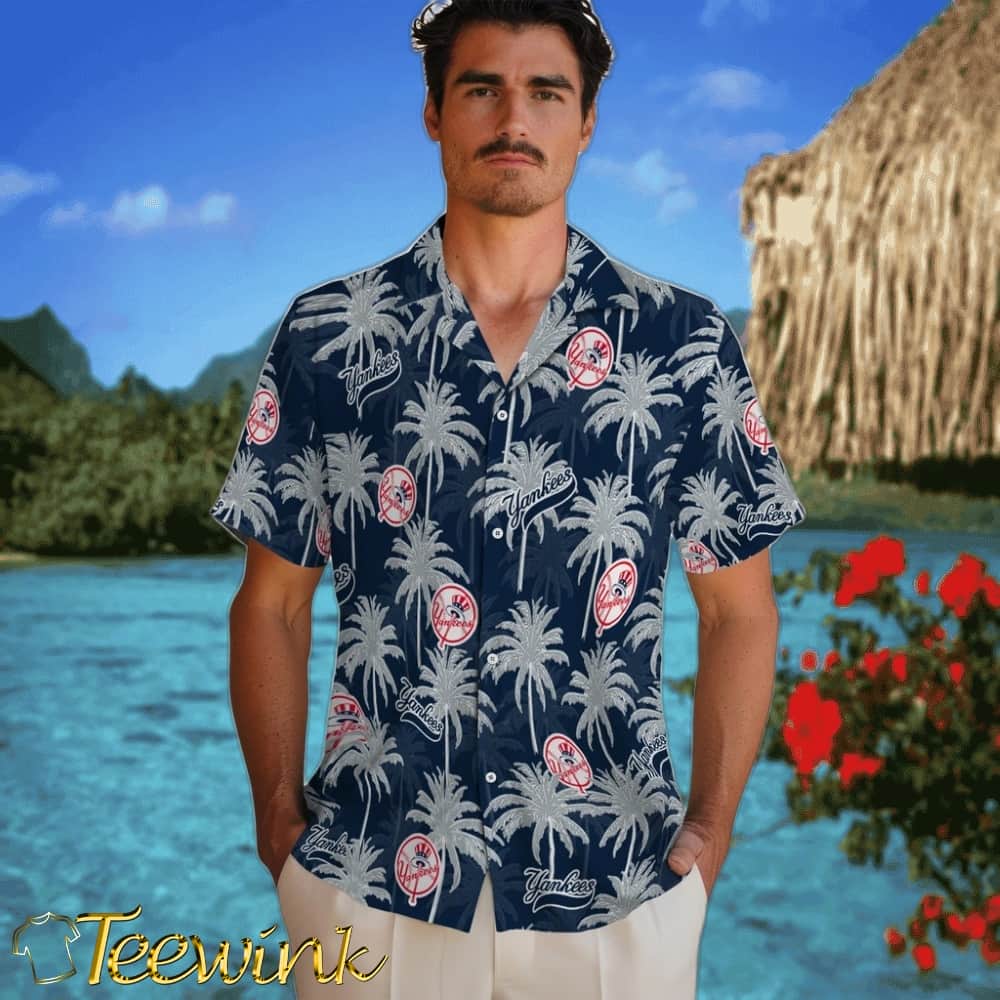 New York Yankees Hawaiian Shirt – Palm Tree Motif image 2 New York Yankees Hawaiian Shirt – Palm Tree Motif image 2