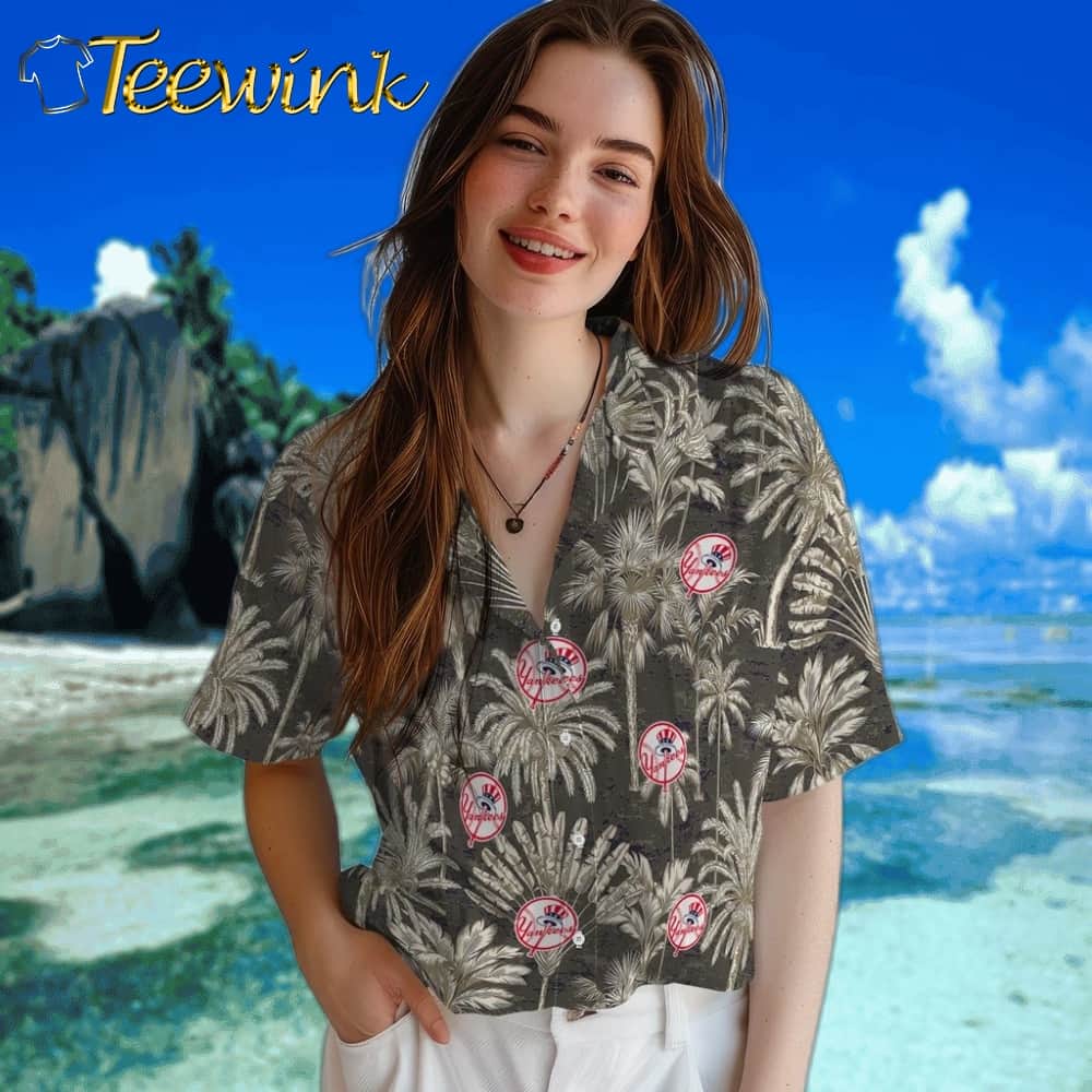 New York Yankees Hawaiian Shirt – Vintage Palm Tree image 4 New York Yankees Hawaiian Shirt – Vintage Palm Tree image 4