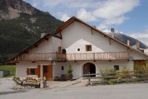 Abries France Hotel