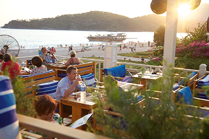 Welcome to Buzz Beach Bar
