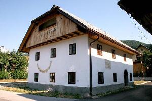 Kajznk house