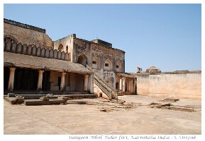 Takht Mahal