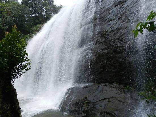 Chelavara Falls