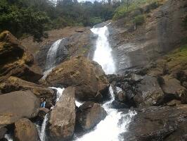 Keezharkuthu Falls