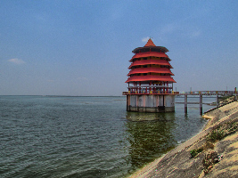Chennai (Madras) India Lake