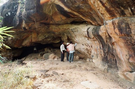 Bharat Neer Cave Shelter