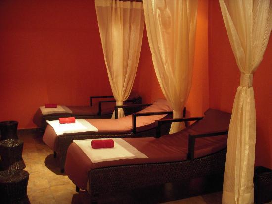Azaaya Spa and Salon
