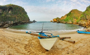 Ngrenehan Beach