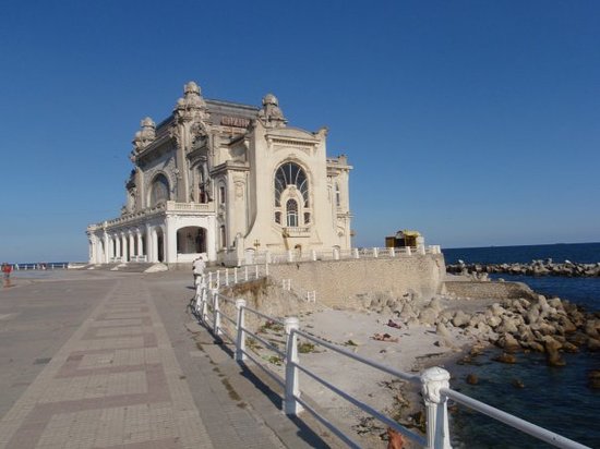 Folk Art Museum (Muzeul de Arta Populara)