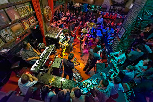 Saxofono Bar and Cafe