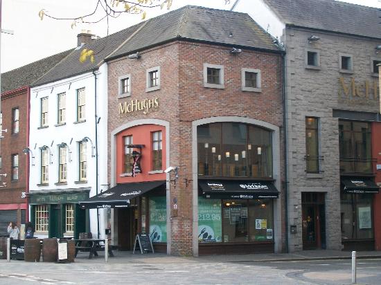 McHughs Bar and Restaurant
