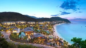 Yalong Bay