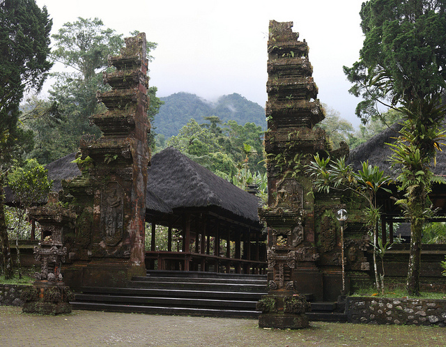 Pura Luhur Tanah Lot