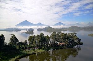 Kinkiizi Uganda Lake