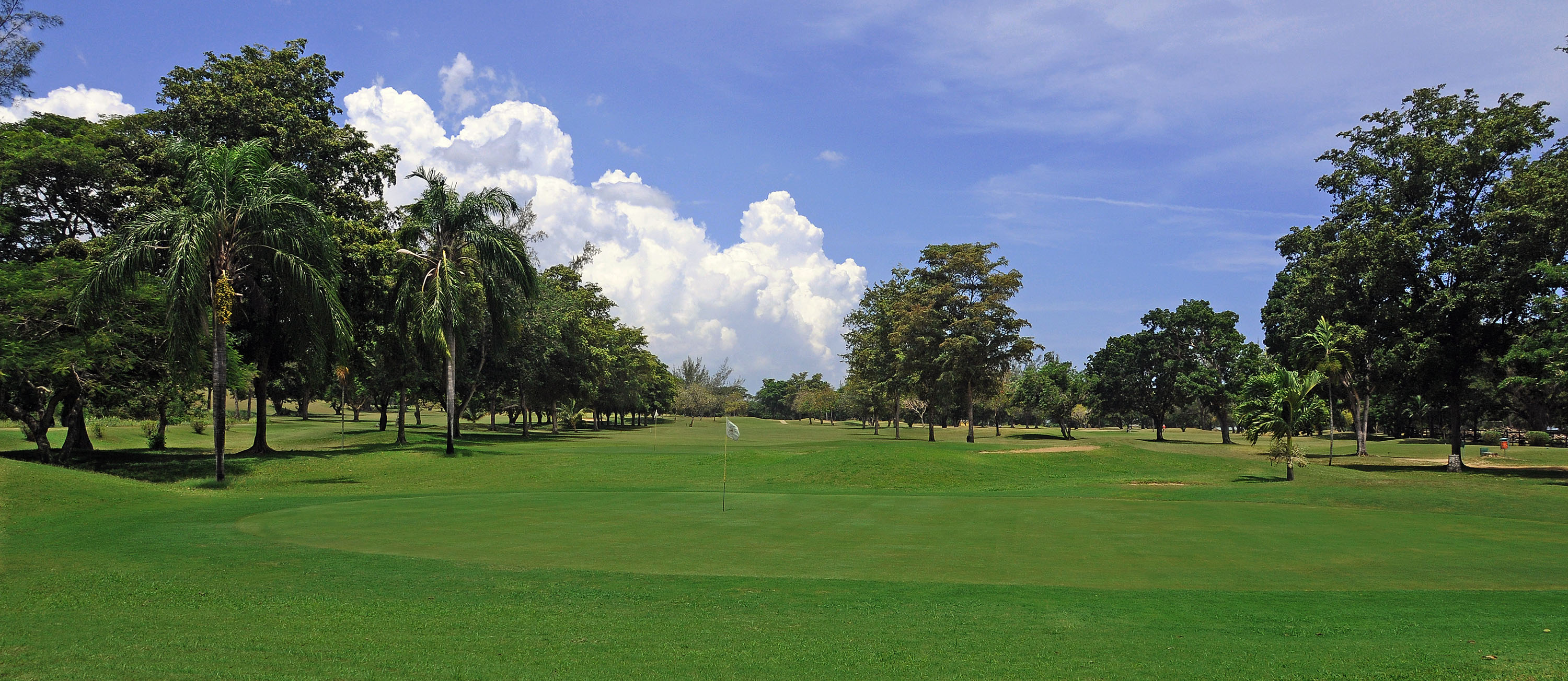 Runaway Bay Golf  Club