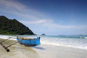 Selong Belanak Beach