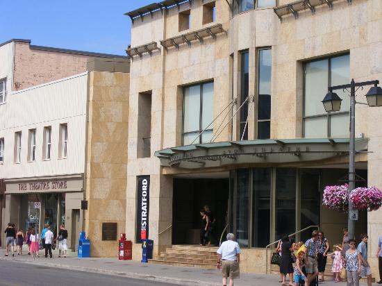 Avon Theater (Theatre Albert)