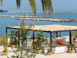 Bay Star Beach  and Lounge