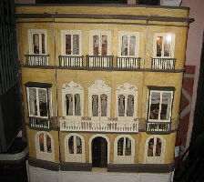 Museum  House of Dolls