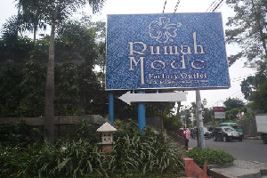 Rumah Mode Factory Outlet