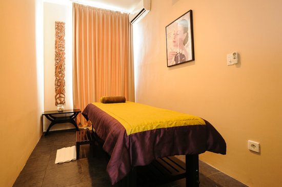 Cosmo Salon and Spa