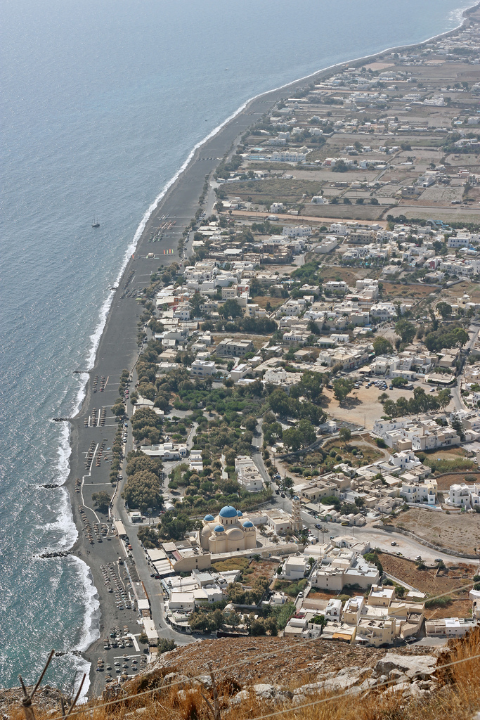 Perissa Beach