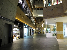 Roppongi Hills, Shop and Restaurant Area