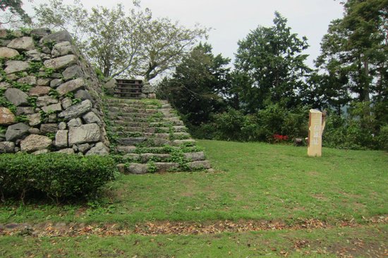 Futamata Castle Ruins