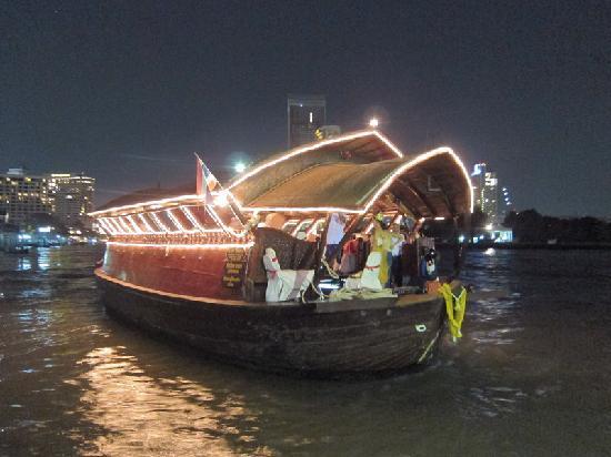 Loy Nava Dinner Cruise