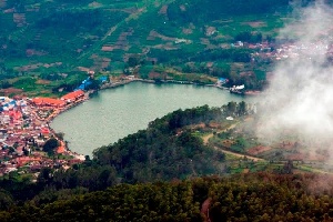 Sarangan Lake