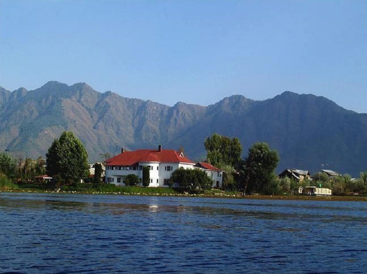 Nigeen Lake