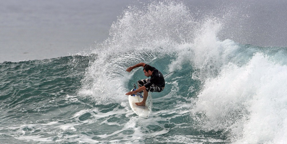 Glassy Surf School