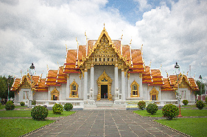 Wat Benchamabophit (The Marble Temple)