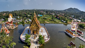 Wat Plai Laem