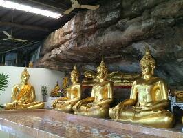 Wat Tham Khoo Ha