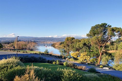 Tamar River Villas