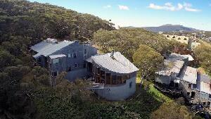 Mansfield Ski Lodge