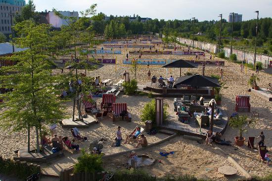 BeachMitte and MountMitte