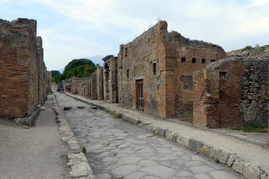 Tours of Pompeii with Lello and Co.