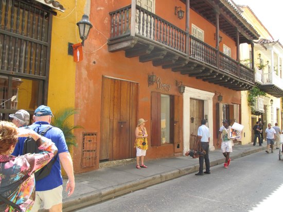 Cartagena Tour - Dora De Zubiria