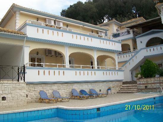 Mara Studios and Apartments