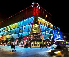 Official Walking Tour of Quartier des Spectacles