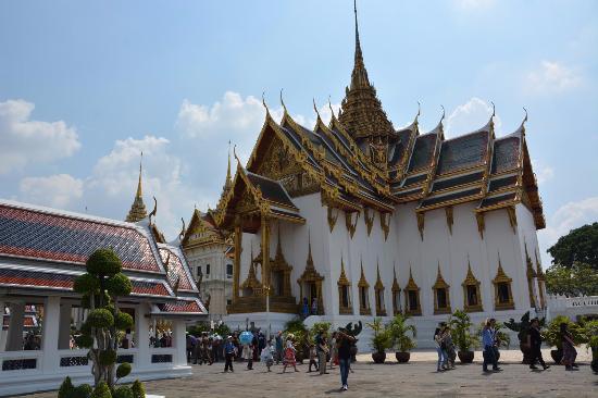 The Chakri Group (Phra Thinang Chakri Maha Prasat)