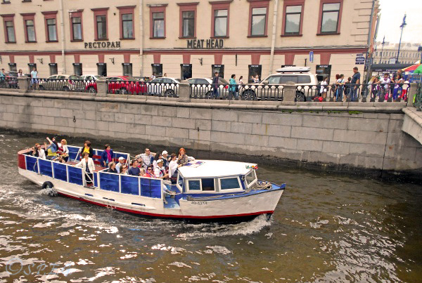 VisitRussia - St. Petersburg Day Tours