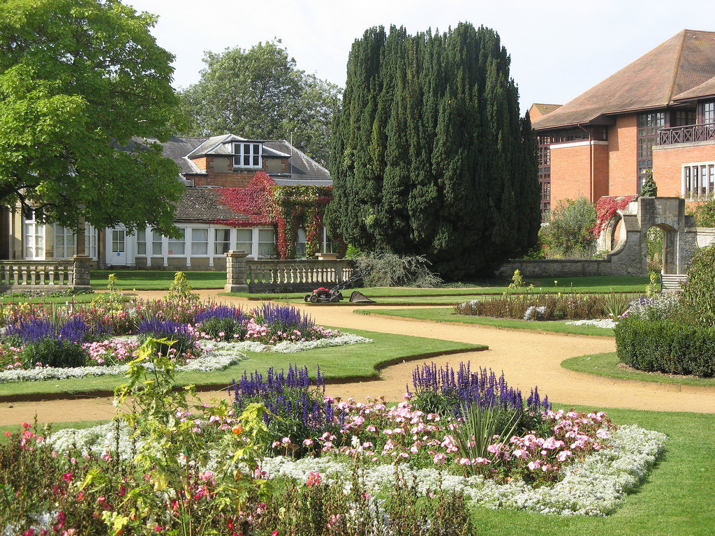 Abbey Gardens