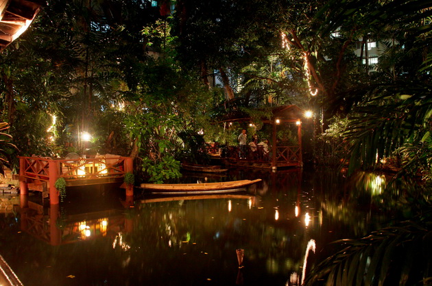 Lake House Restaurant